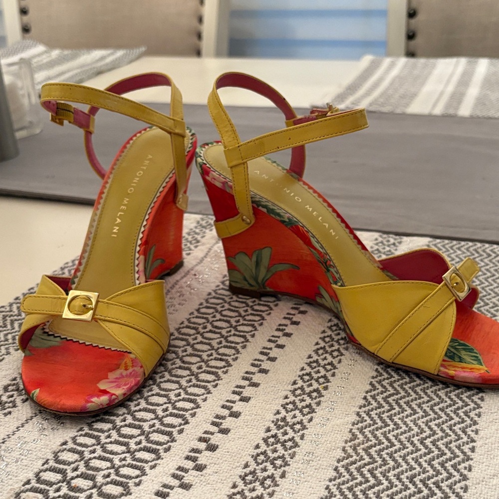 ANTONIO MELANI Yellow and Orange Floral Wedges